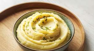 O truque simples para deixar o purê de batata mais cremoso (e não é leite nem manteiga)
