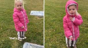 Criança visita túmulo de menina com o mesmo nome e une duas mães nos EUA