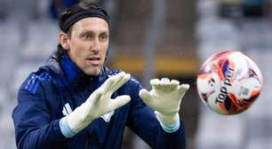 Cássio machuca mão e preocupa Cruzeiro para clássico