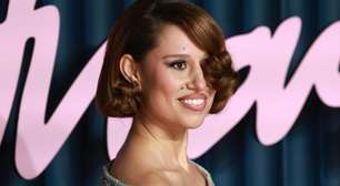 Raye anuncia novo álbum 'This Music May Contain Hope' com mensagem emocionante para os fãs