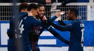 PSG vence Auxerre fora de casa e vai dormir na liderança do Francês