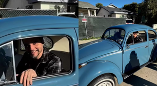 Casa onde Wagner Moura mora em Los Angeles tem fusca na garagem; veja detalhes