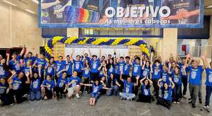 Com rostos pintados, estudantes celebram aprovação na USP: 'Sonho se tornando realidade'