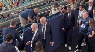 Gianni Infantino, presidente da Fifa, marca presença em clássico estadual