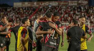 Atlético marca no fim e vence o Vila Nova no Goiano