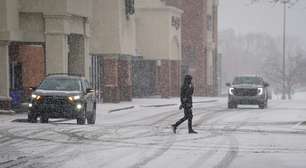 Tempestade de inverno atinge EUA e ameaça até 240 milhões com frio extremo e apagões