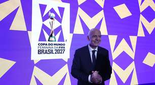 Presidente da Fifa participa de homenagem e assiste Fla-Flu no Maracanã; veja fotos