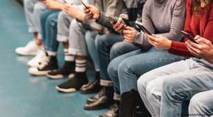 França dá pontapé para barrar adolescentes das redes sociais