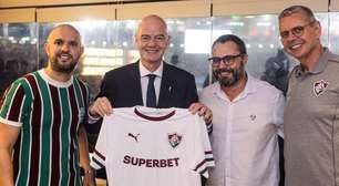 Fluminense presenteia presidentes da Fifa e da CBF