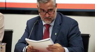 Paulo Pimenta cobra solução do INSS e critica filas e instabilidade no atendimento