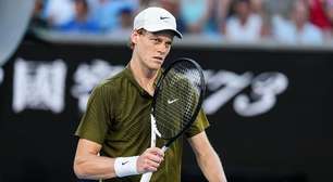 Jannik Sinner vai às quartas de final do Australian Open