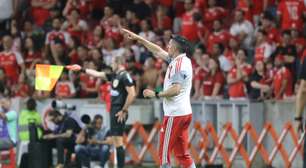 Pezzolano celebra time de trabalhadores do Internacional