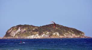 Justiça Federal manda retirar estruturas irregulares da areia da Barra da Tijuca