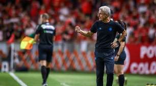 Luis Castro pede perdão publicamente após usar termo com conotação racista