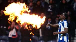 Porto vence Gil Vicente e segue isolado na liderança do Português