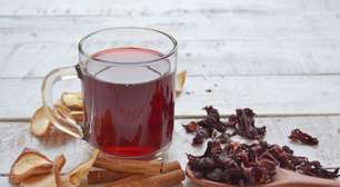 Chá de hibisco: 8 receitas para ajudar a emagrecer