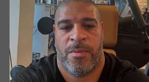 Adriano Imperador ameaça golpista após mãe perder R$ 15 mil: 'Irei atrás de tu'