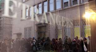 Imigração: França registra aumento de títulos de residência, mas regularizações caem 10% em 2025