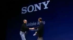 Sony desistiu de fabricar TVs próprias para salvá-las e, em troca, adotou modelo que Steve Jobs aperfeiçoou duas décadas atrás