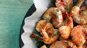 Camarão é a barata do mar? Entenda por que a comparação é falsa