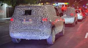 Jeep Renegade 2027 mostra central multimídia de Compass em novo flagra