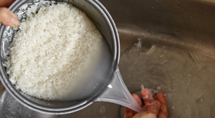 Devemos lavar o arroz antes de cozinhar? Nutricionista responde!
