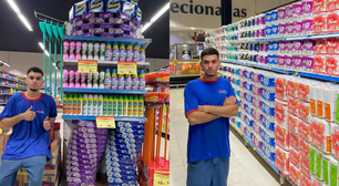 'Tudo na minha vida é arte': repositor de supermercado viraliza ao transformar prateleiras em criações visuais