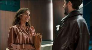 Três Graças: Carla Marins troca bolsa de crochê preta pela caramelo