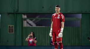 Falha de Brazão pesa e Santos perde para a Chapecoense no Brasileirão