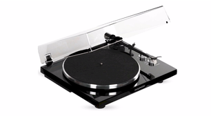 Icônica marca brasileira lança sofisticado toca-discos com tecnologia bluetooth