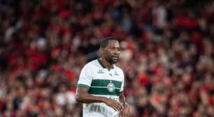 Tinga lamenta expulsão e cobra concentração após derrota para o Bragantino