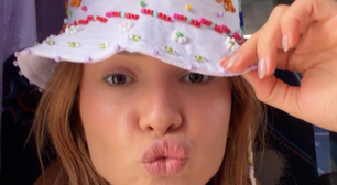 Chapéu com miçança, boné e crochê: 3 acessório de cabeça de Juliette