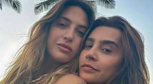 Voltaram? Lauana Prado e Tati Dias são vistas em restaurante