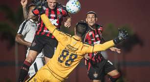 Kayzer e Baralhas decidem, Vitória vence o Remo e soma os primeiros pontos no Brasileirão