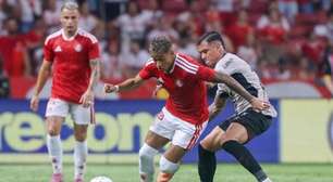 Internacional tem dois gols anulados e perde para o Athletico