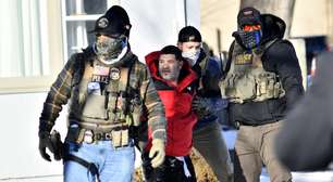 Recrutamento acelerado de perfis 'hooligans' e falhas de treinamento colocam ICE sob críticas nos EUA