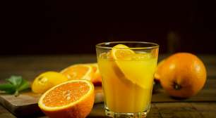 Beber suco de laranja é muito menos nutritivo do que consumir a própria fruta e pode até contribuir para diabetes