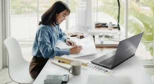 Não é só para escritório: VAIO lança notebook potente "camuflado" capaz de rodar jogos pesados e editar vídeos em 4K