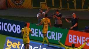 Mirassol vira sobre o Vasco e mantém tabu na estreia do Brasileirão