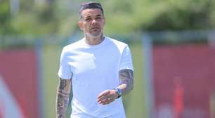 Ex-treinador do Inter expõe bastidor tenso com D'Alessandro: "Se irritou com os colegas"