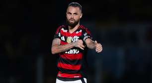 Flamengo rescinde contrato com Michael