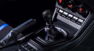 Subaru desenvolve câmbio manual simulado com pedal de embreagem para carros elétricos