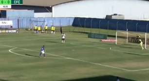 Goleiro do Coritiba faz gol de tiro de meta no Paranaense; veja vídeo