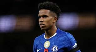 Estêvão desfalca o Chelsea e viaja ao Brasil por motivos pessoais