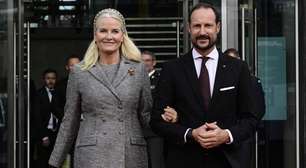 Mensagens de Epstein embaraçam princesa norueguesa: "você é charmoso"