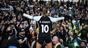 Trio do Corinthians reencontra técnica do Arsenal 16 anos após duelo pela Seleção