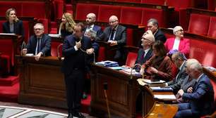 Após meses de atraso, França deve aprovar orçamento de 2026