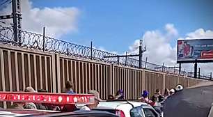 Vídeo: EPTC detém motorista que avançou contra fiéis durante procissão em Porto Alegre