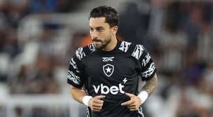 Alex Telles releva derrota do Botafogo em clássico: "Não muda nada"