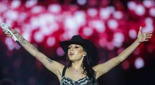 Em show, Ana Castela solta 'Solteiro Forçado' e brinca com fãs